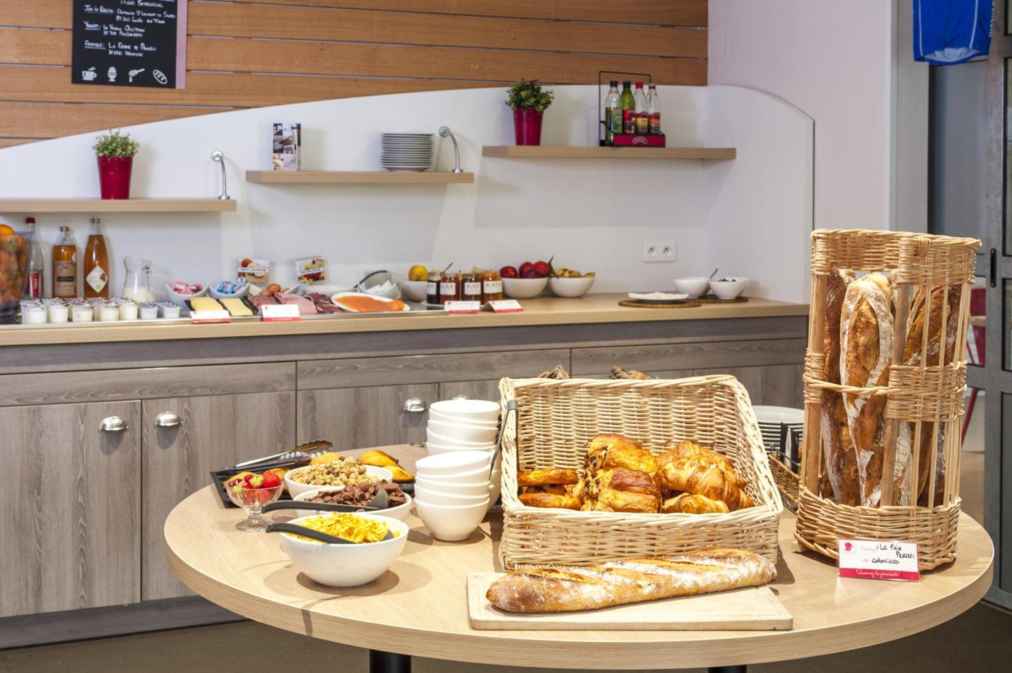 Brit Hotel Toulouse Colomiers - L'Esplanade Экстерьер фото