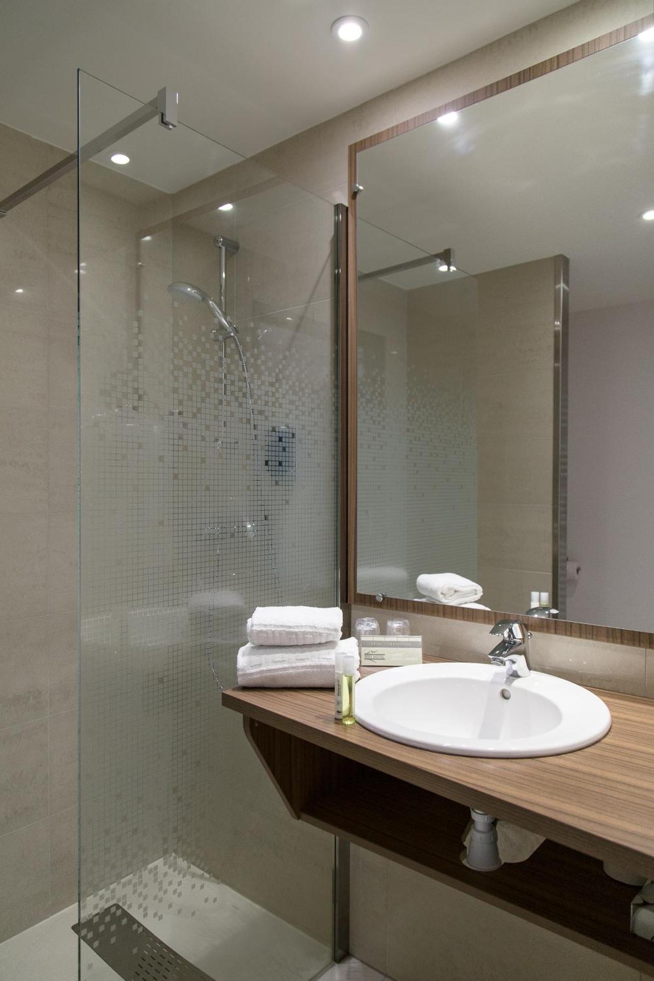Brit Hotel Toulouse Colomiers - L'Esplanade Экстерьер фото