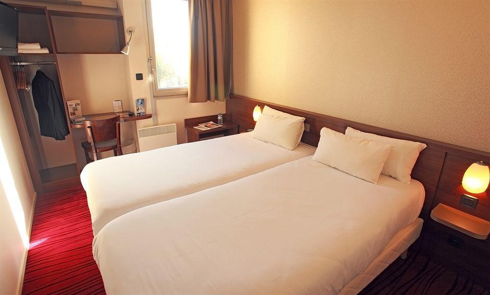 Brit Hotel Toulouse Colomiers - L'Esplanade Номер фото